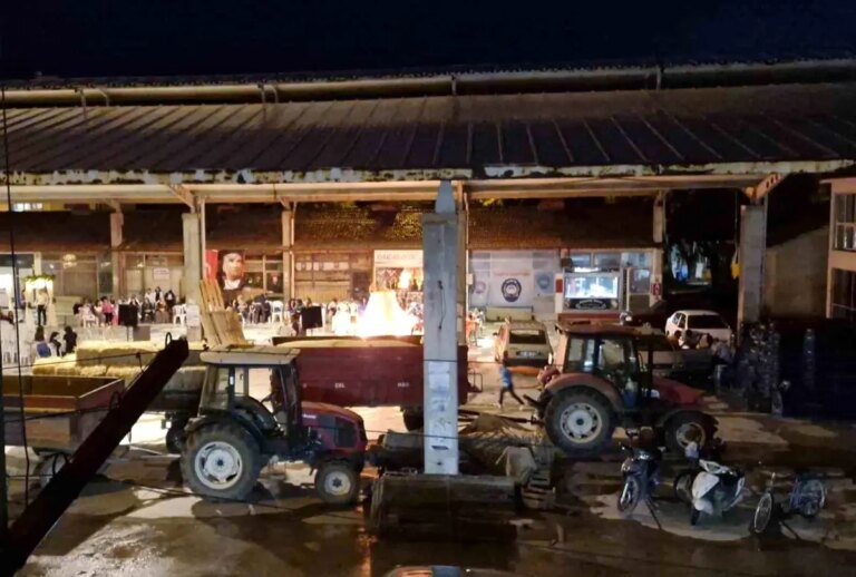 basmakcida dugunler biktirdi chpli belediyenin vaatleri yerine getirilmedi ZFEuSjqV