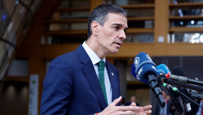 ispanya basbakani sanchezin ucaginda ariza madride geri dondu 4Ctka7aW