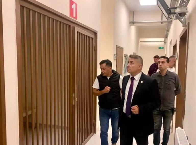 yeni il emniyet muduru gokalp sener ziyarette bulundu Flu8TxLR