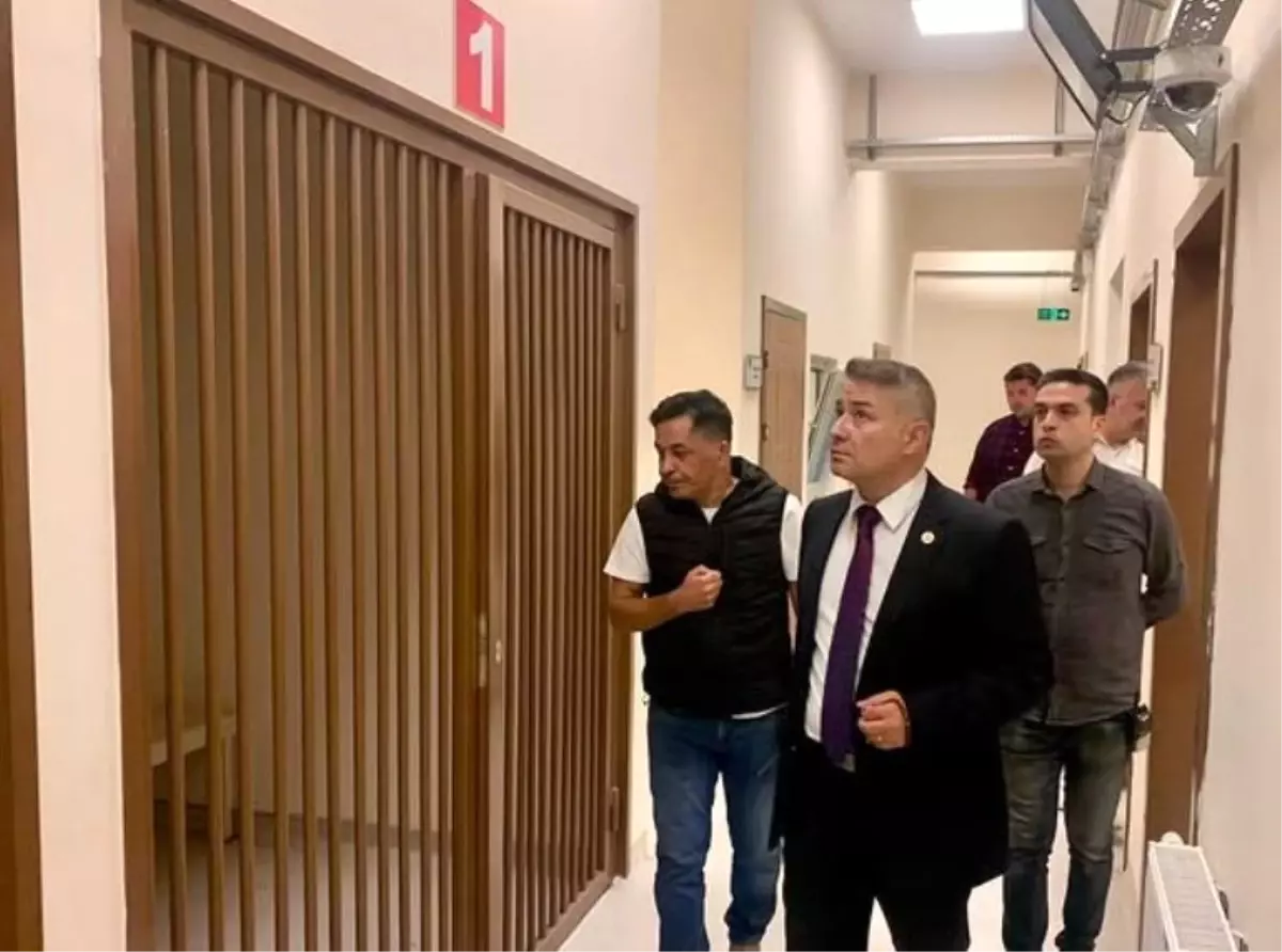 yeni il emniyet muduru gokalp sener ziyarette bulundu Flu8TxLR