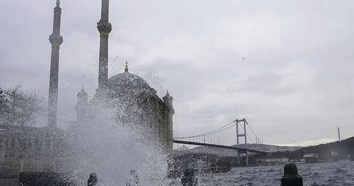 akdeniz haric kiyilarda yagis var marmaraya kuvvetli ruzgar uyarisi xwSVP8Oy