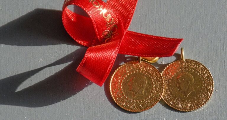 ali babacan en dusuk emekli ayligiyla 2 ceyrek alinmiyor JnnNlF3n