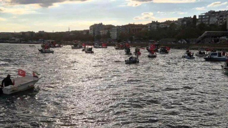 balikcilardan gazzeye destek konvoyu fRkAXx7N