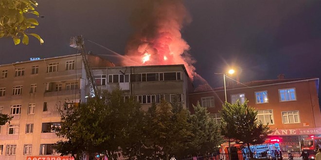 beyoglunda bina yangini tFZXczri.jpg