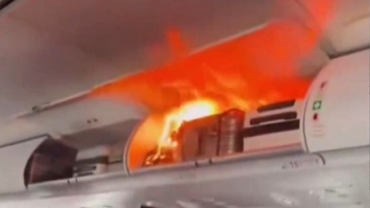 faciadan kil payi kurtuldular yolcu ucagi boyle alev aldi nh3yYGF3.jpg