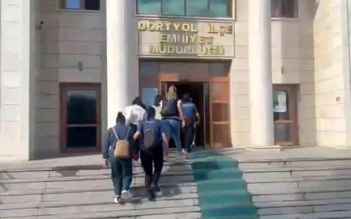 hatayda kacak calisan yabanci uyruklu kadinlar gozaltina alindi mpNCRfYj