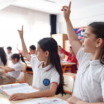 ogretmen ve veliler okul kiyafeti uygulamasini destekliyor 6gR7UrLn.jpg