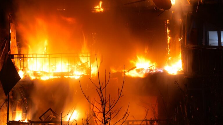 rusyadan ukraynaya dev hava saldirisi 500 iha 50 fuze EEYCSf7a