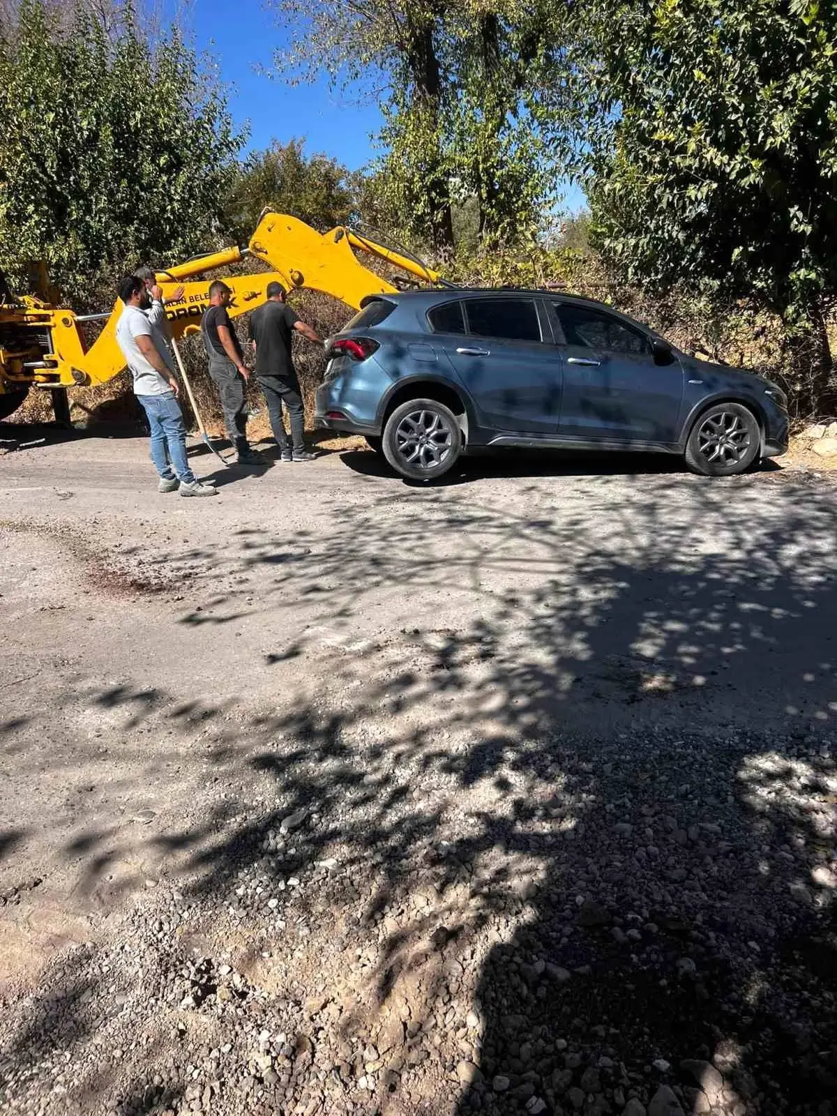 siirtte otomobil cukura dustu yarali yok 6AwA5jTL