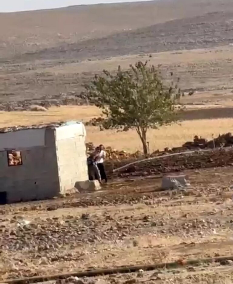 siverekte iki aile arasinda silahli catisma X4NlxXO3