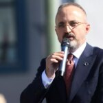 tbmmdeki ocalan sloganlarina bulent turandan tepki hic mi akilli adam yok pUhppP7Q