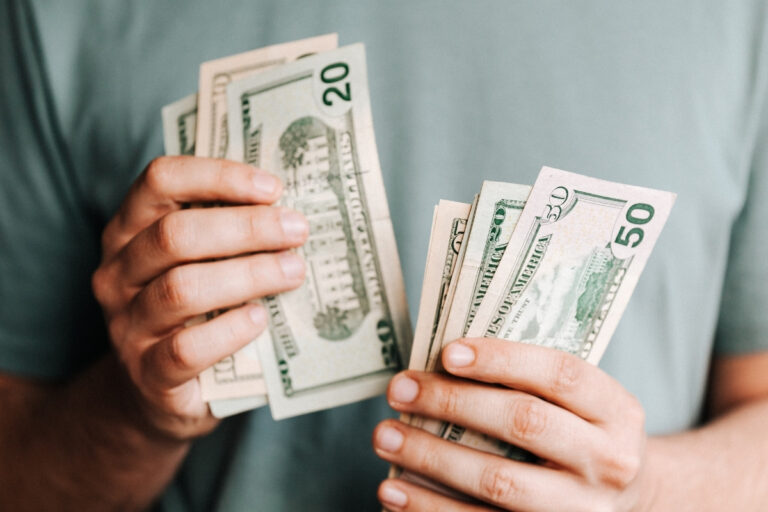 tl faizleri zirvedeyken bile dovize yonelim artti 15 ayda yurtici yerlesiklerin doviz varliklari 10 milyar dolar yukseldi KMGsEcGJ.jpg