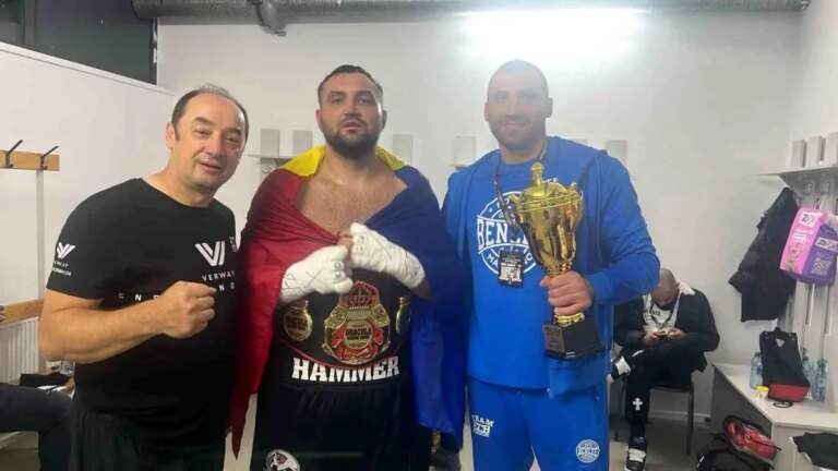 turk boksorler romanyada nakavtla galip geldi dyVDGZsY.jpg