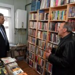 vali mustafa ciftci insirah sahaf ve kitabevinde kitapseverlerle bulustu mU6MsVax