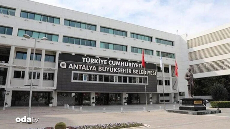 antalya buyuksehir belediyesine rusvet sorusturmasi 7 gozalti LHY8XBZS.jpg