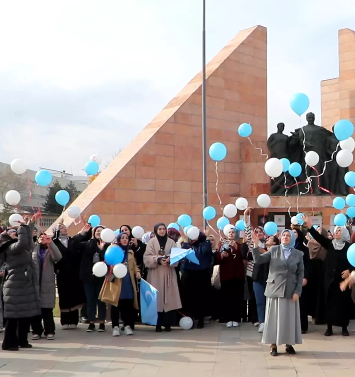 ataturk-universitesinde-dogu-turkistan-icin-farkindalik-eylemi-HG75J4ZP.jpg