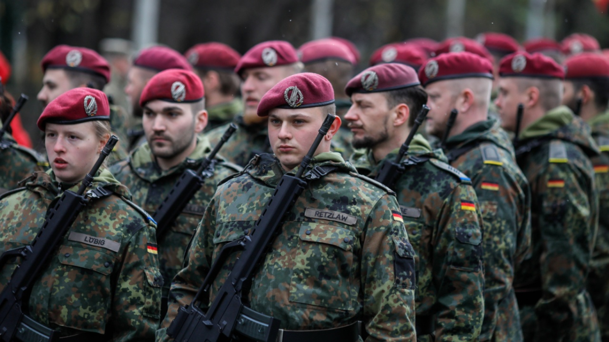 cnn-yazdi-almanya-avrupanin-en-buyuk-ordusunu-insa-etmeyi-planliyor-qYpS7PSO.jpg