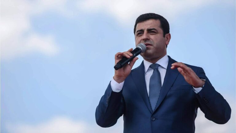 demirtas icin ortak aciklama siyasi iktidar aihm kararlarina direnmekten vazgecmeli derhal geregini yerine getirmeli 4eFuCPWy.jpg