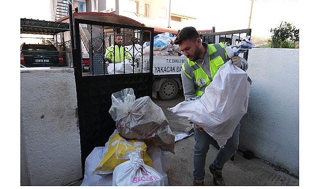 dikili-belediyesi-ihtiyac-sahibi-vatandaslarin-yanlarinda-olmaya-devam-ediyor-KB2zEdWp.jpg