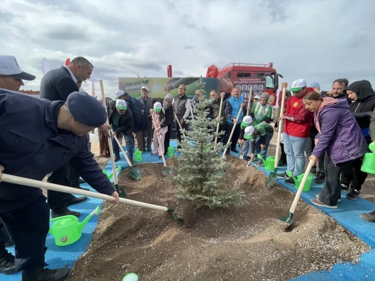 eskisehirde-orman-yangininda-sehit-olan-eyup-derelinin-adina-hatira-ormani-olusturuldu-7uKOsYaj.jpg