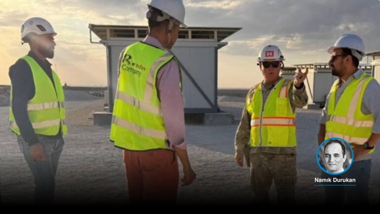 kuzeydogu suriyede ilk amerikan sirketi petrol ve gaz sirketlerine danismanlik hizmeti verecek sahibi iside karsi koalisyonun eski sozcusu SjyGsDiN.jpg