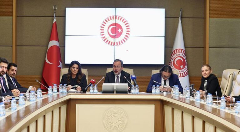 mehmet muharrem kasapoglu tum yapilan hizmetlerin engelsiz olmasindan yanayiz zpKtV6Ut.jpg