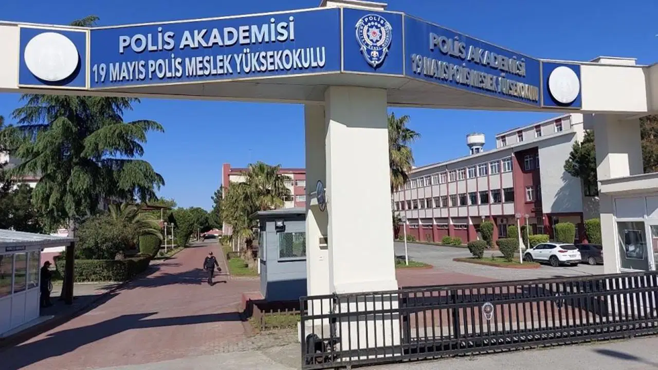 polis-okulunda-bir-ogrenci-5inci-kattan-atladi-wKa1xBvb.jpg