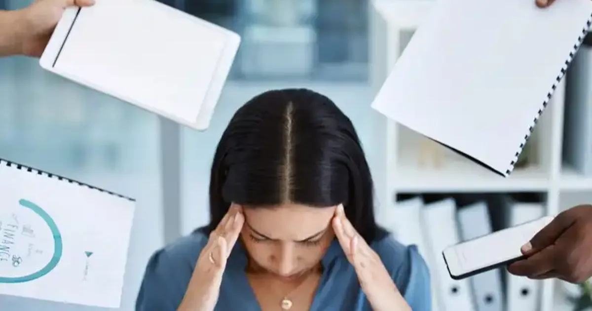 calisanlarin-ruh-sagligi-alarm-veriyor-bPYiT9cC.webp