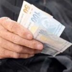 emekliye-oyle-bir-indirim-yapti-ki-tirasa-kostular-kyR5lVsO.jpg