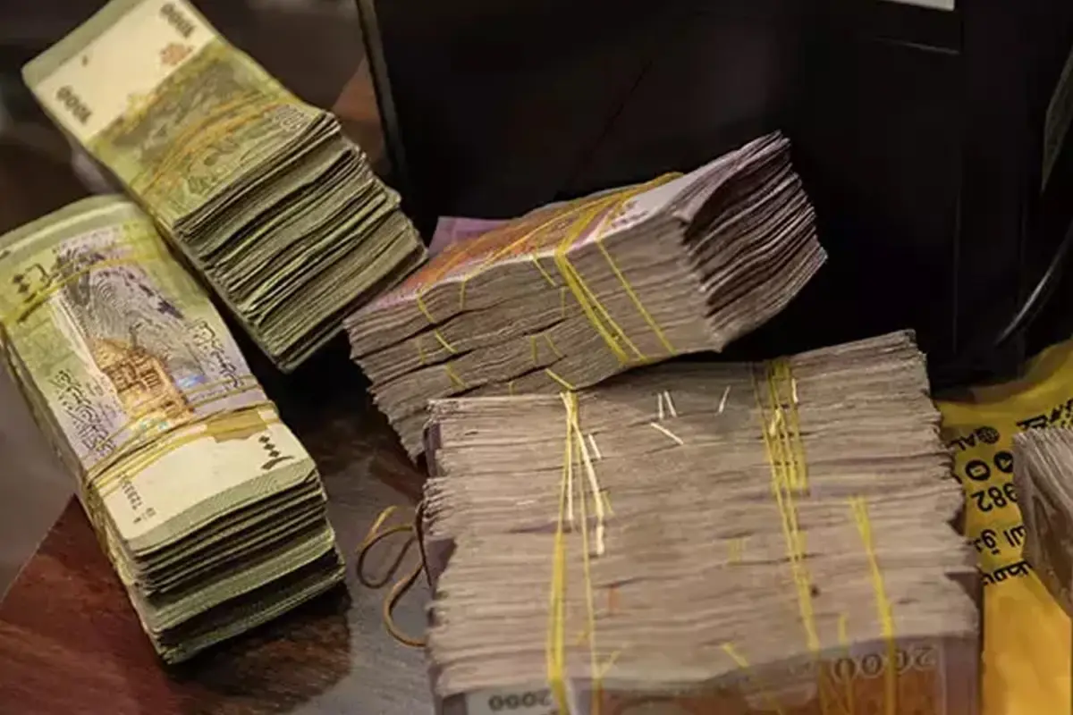 suriye-paradan-iki-sifir-atildi-yeni-banknotlar-tedavule-girdi-xQyhTEnm.jpg