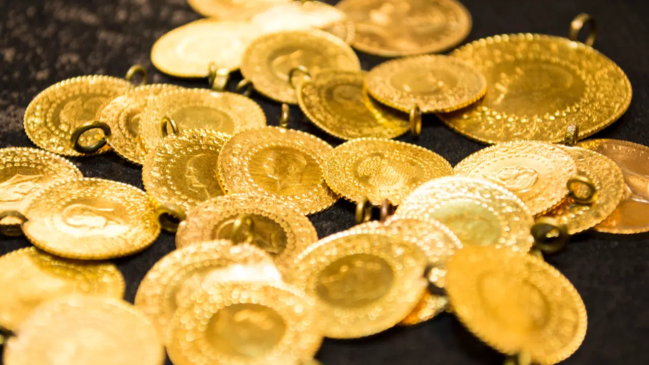 Altın Fiyatları Yükselmeye Devam Ediyor: Gram, Çeyrek ve Cumhuriyet Altını Ne Kadar?