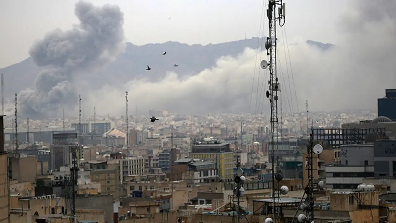 İran, Savaşta Zarar Gören Ulaşım Altyapısını Yeniden Faaliyete Geçirdi