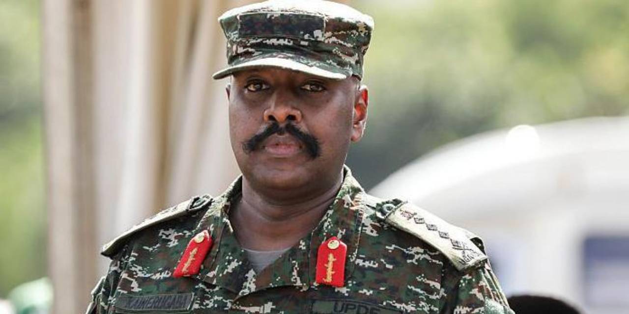 Uganda Savunma Komutanı Türkiye’ye Yine Tehditte Bulundu: “Ya Teslim Edin Ya Sonuçlarına Katlanın”